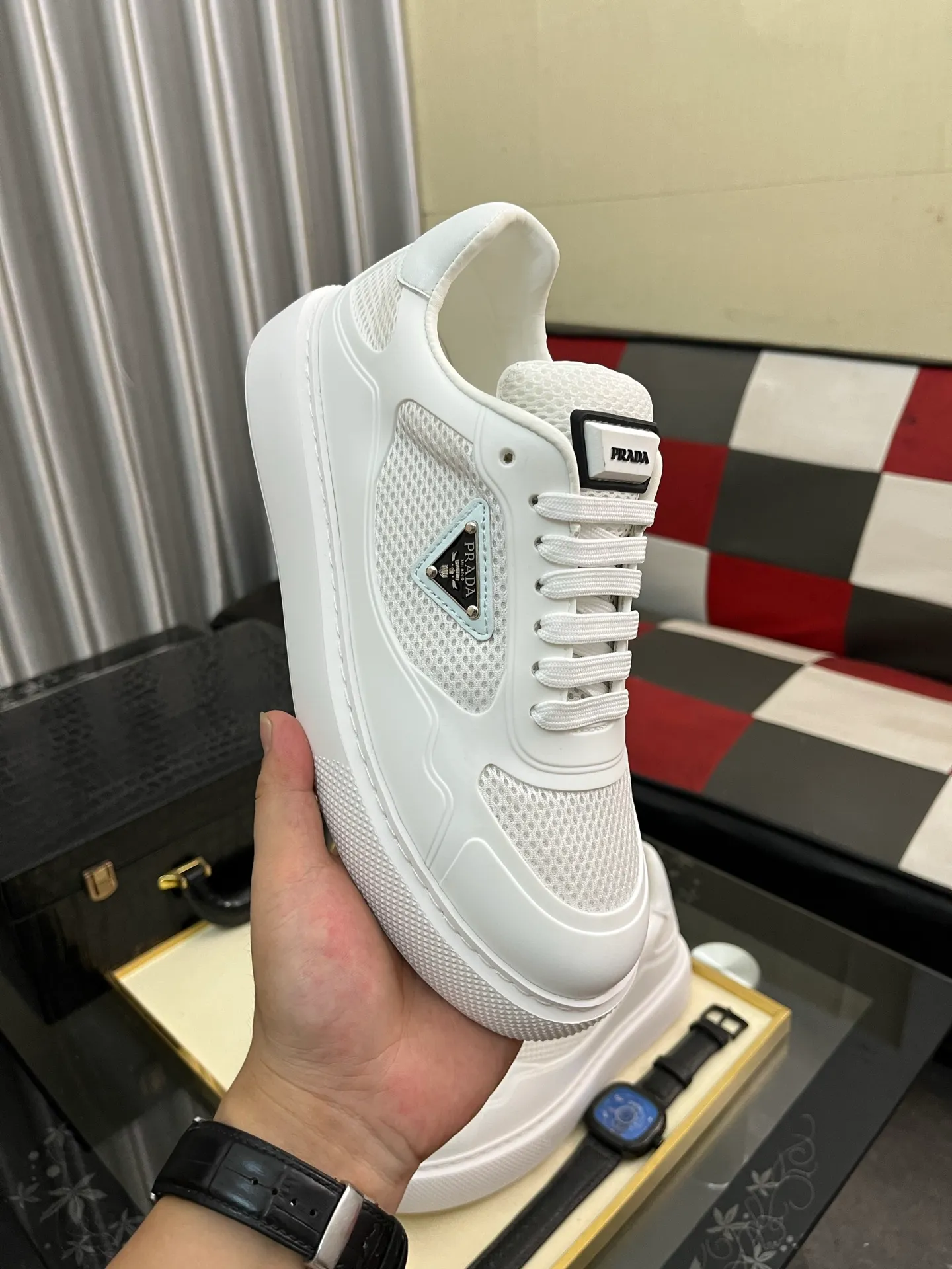 Men's shoes 💰580⌚️⌚️【PRADA】Prada - high-end quality original order 🔍🔍🔍 casual sports shoes - upper: imported 🔝 Napa calfskin, pebbled calfskin, branded glue hollow mesh canvas, shoe body sewn with branded metal fasteners - lining: water-dyed cowhide - outsole: ultra-light TPU foam rubber; two-color molded outsole -Ultra-high quality control, fine workmanship, highlighting (high-end, nobility, class) -Size: 38-445️⃣colors available